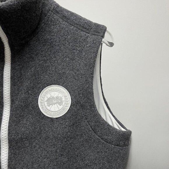 Canada Goose Unisex Gray Sleeveless Vest - Picture 6 of 9